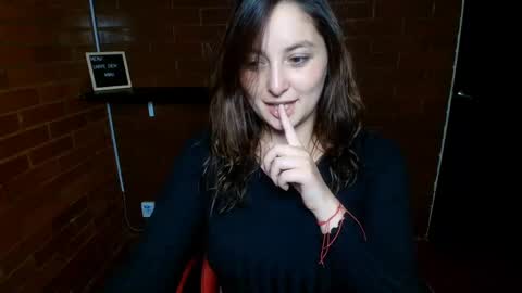 lunaa_m_ online show from 02.18.25