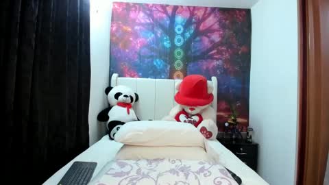 Snapshot of lunaa_mayerr chatting on 10.04.25 lunaa mayer online show from 10.04.25