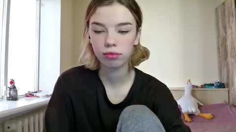 Snapshot of lunaastar_ chatting on 12.14.24 lunaastar_ online show from 12.14.24