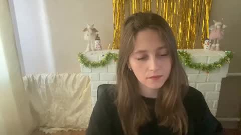 lunafeather online show from 12.21.25