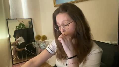 lunafeather online show from 04.19.26