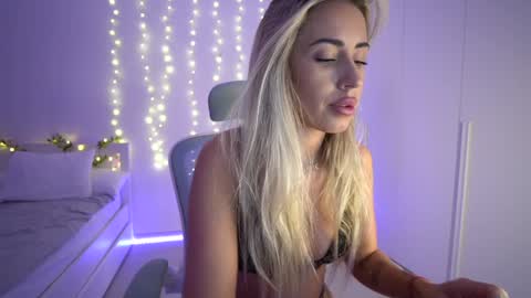 Laura online show from 12.08.24