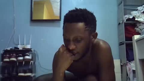 lunalove22_ online show from 11.19.25