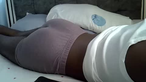 Snapshot of lunalove22_ chatting on 03.21.26 lunalove22_ online show from 03.21.26