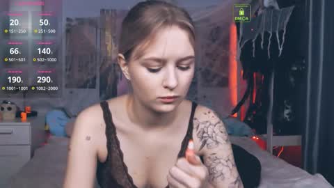 Snapshot of lunaluxyx chatting on 10.24.25 Luna online show from 10.24.25