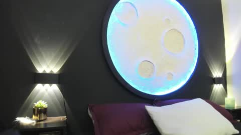 lunamisteriosa_ online show from 11.04.25