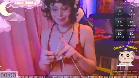 Snapshot of lunaoddity chatting on 11.18.25 Luna online show from 11.18.25