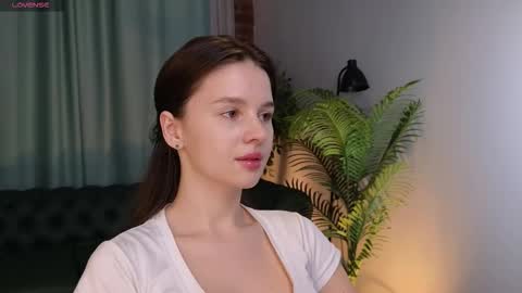 Snapshot of lunaolivia_ chatting on 11.07.25 lunaolivia_ online show from 11.07.25