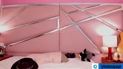 Luna Page online show from 02.10.25