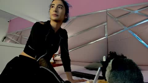 Luna Page online show from 03.08.25