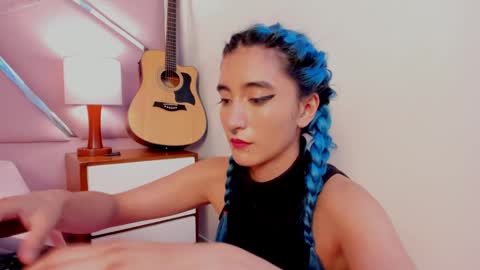 Luna Page online show from 03.10.25