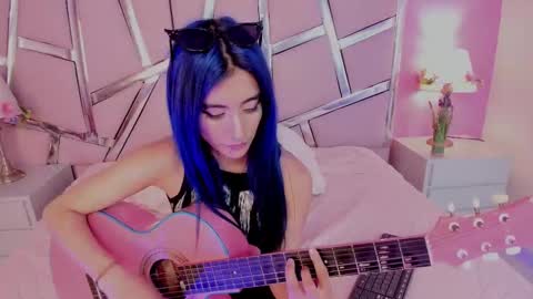 Luna Page online show from 09.10.25