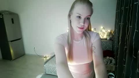 Snapshot of lunapeony chatting on 02.20.26 lunapeony online show from 02.20.26