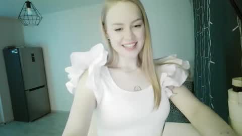 Snapshot of lunapeony chatting on 03.03.26 lunapeony online show from 03.03.26