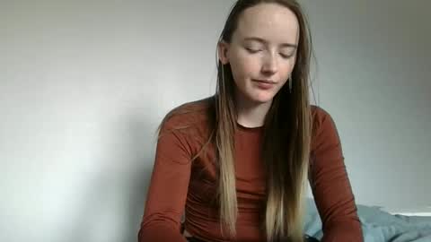 Snapshot of lunapixie2020 chatting on 09.18.25 lunapixie2020 online show from 09.18.25