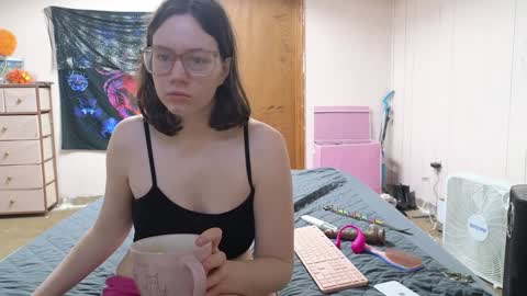 Snapshot of lunaquinn45 chatting on 12.22.24 lunaquinn45 online show from 12.22.24