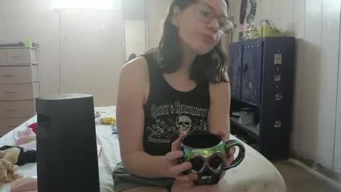 Snapshot of lunaquinn45 chatting on 02.22.25 lunaquinn45 online show from 02.22.25