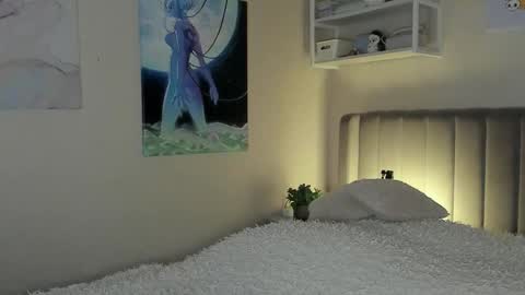 Snapshot of lunar_sofia chatting on 10.06.25 Sofia online show from 10.06.25