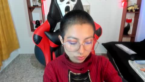Snapshot of lunarichy chatting on 10.21.25 lunarichy online show from 10.21.25
