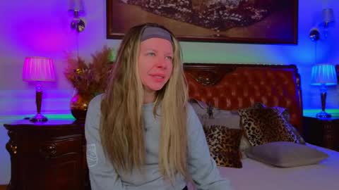 Snapshot of lunarishi chatting on 01.16.26 Luna Rishi online show from 01.16.26