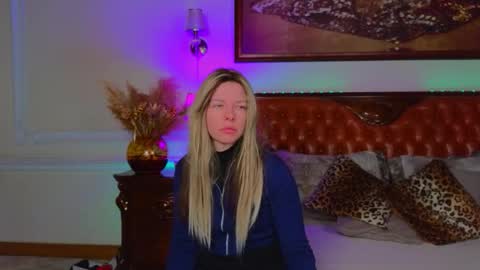 Snapshot of lunarishi chatting on 02.08.26 Luna Rishi online show from 02.08.26