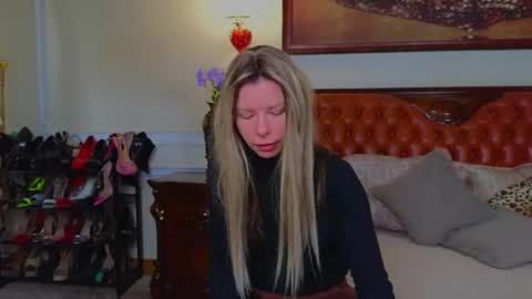 Snapshot of lunarishi chatting on 02.16.26 Luna Rishi online show from 02.16.26