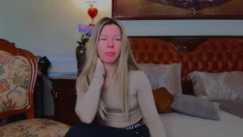 Snapshot of lunarishi chatting on 02.17.26 Luna Rishi online show from 02.17.26