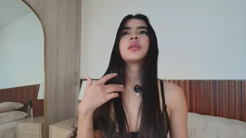 Luna Rousse online show from 06.03.26