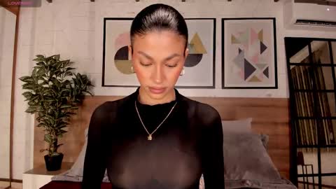 Snapshot of lunaruso chatting on 09.20.25 Luna Ruso  online show from 09.20.25