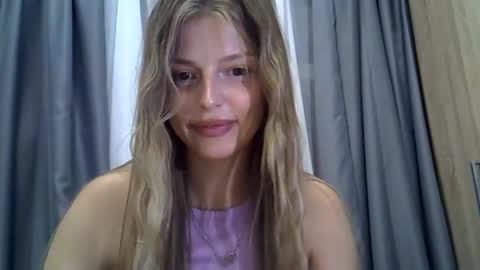 Luna  online show from 09.12.25
