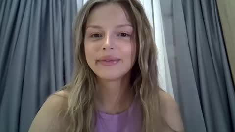 Luna  online show from 09.15.25