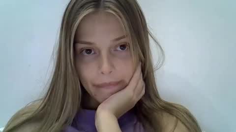 Luna  online show from 10.10.25