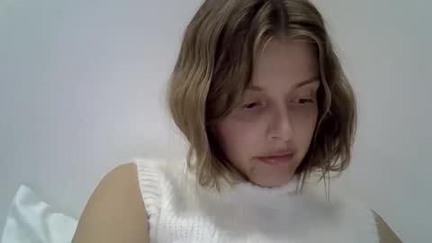 Luna  online show from 10.12.25