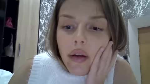 Luna  online show from 10.13.25