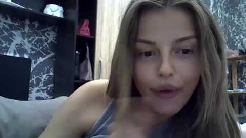 Luna  online show from 10.23.25