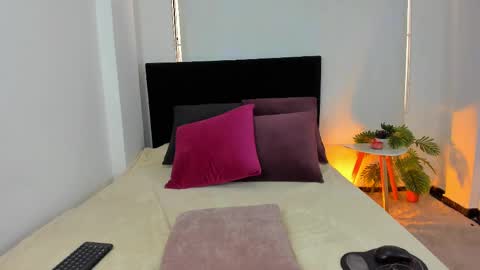 lunavelvet7 online show from 09.19.25