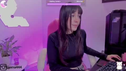 Snapshot of lunaxlu chatting on 02.22.25 online show from 02.22.25