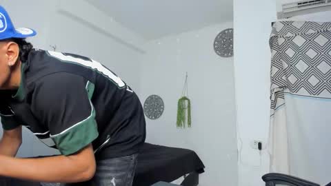 Snapshot of lunay_bigcock420 chatting on 10.31.25 lunay_bigcock420 online show from 10.31.25