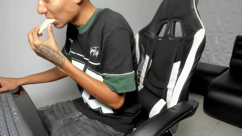 Snapshot of lunay_bigcock420 chatting on 02.05.26 lunay_bigcock420 online show from 02.05.26