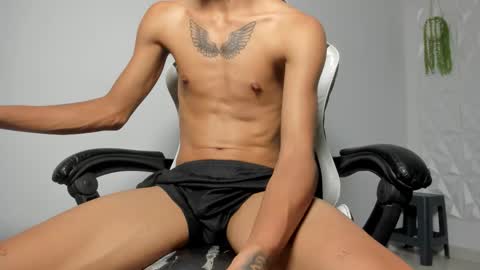 Snapshot of lunay_bigcock420 chatting on 02.12.26 lunay_bigcock420 online show from 02.12.26