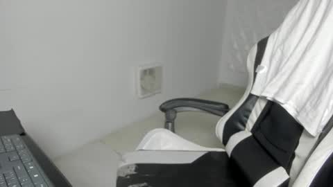 Snapshot of lunay_bigcock420 chatting on 02.22.26 lunay_bigcock420 online show from 02.22.26