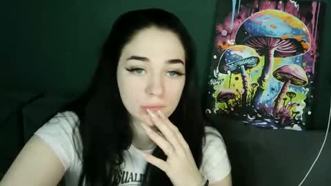 Snapshot of lunikdarya chatting on 10.20.25 lunikdarya online show from 10.20.25