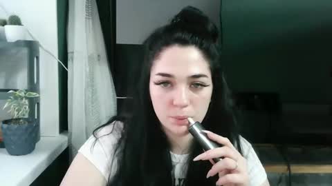 Snapshot of lunikdarya chatting on 10.24.25 lunikdarya online show from 10.24.25