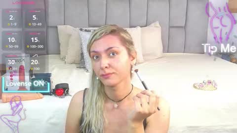 lunitadiva online show from 10.28.25