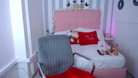 lunna_boobs20 online show from 12.17.24