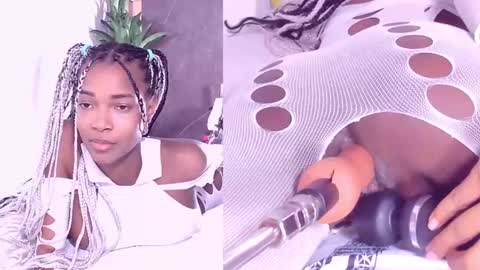 Snapshot of lunna_thomson chatting on 10.09.25 lunna online show from 10.09.25