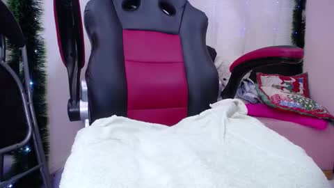 Snapshot of lunnadoll chatting on 12.17.24 Katty what ever do you want on my pv is for extra tokens minimi 250 tks ty u for understand online show from 12.17.24