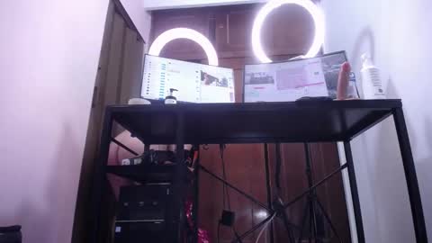 Snapshot of lunnadoll chatting on 12.20.24 Katty what ever do you want on my pv is for extra tokens minimi 250 tks ty u for understand online show from 12.20.24