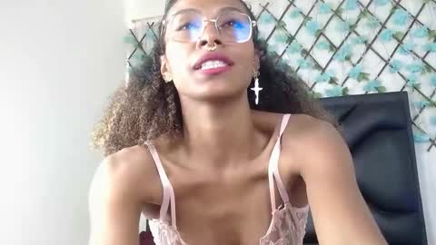 Lunna online show from 10.11.25