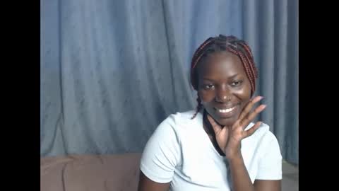 luo_queen online show from 11.12.25